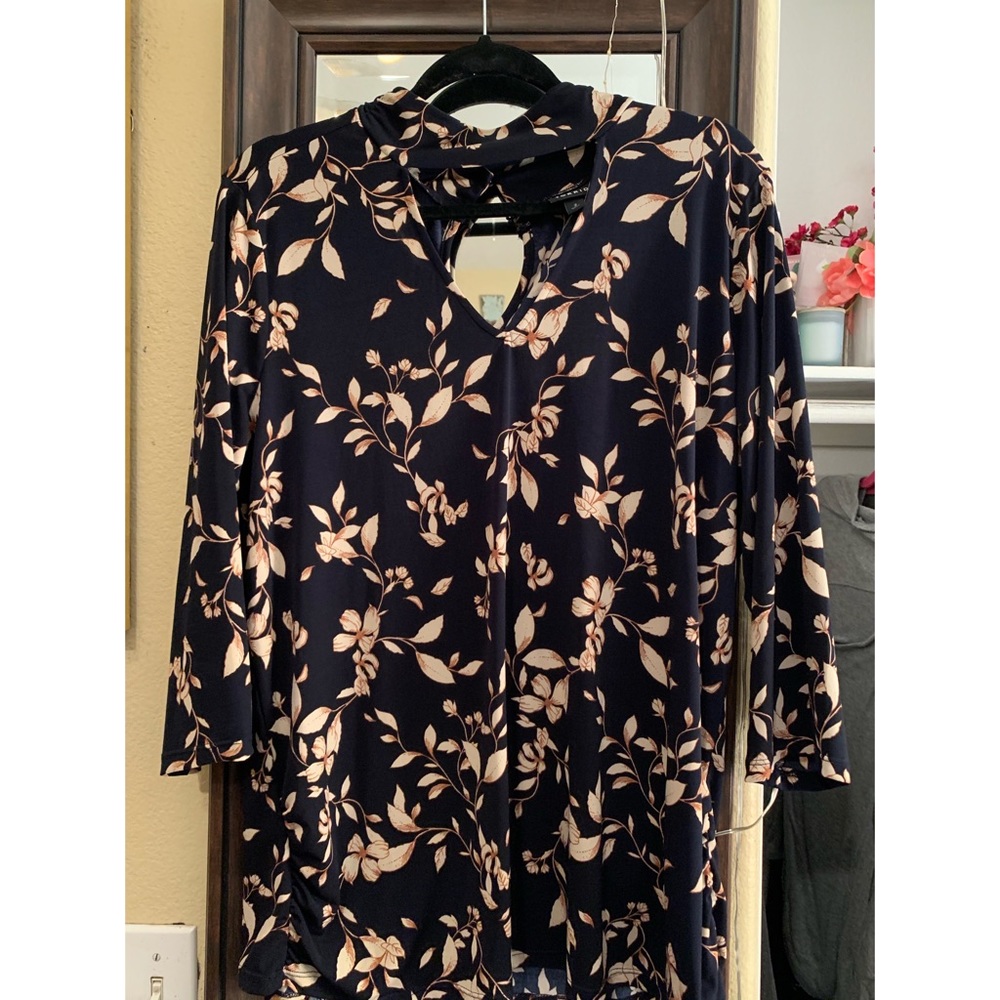 Dressy Floral Half-Sleeve Top